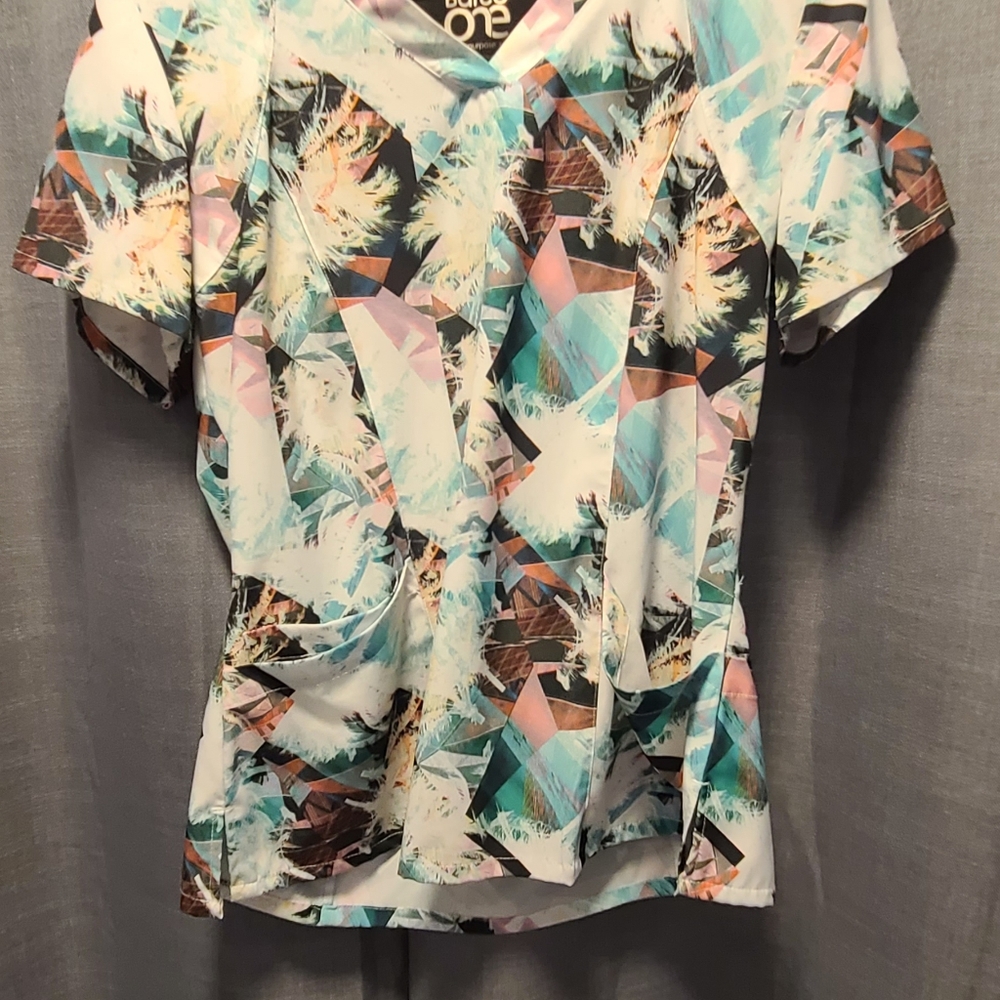 Barco one scrub top medium
